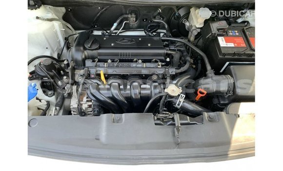 Acheter Import Voiture Hyundai Accent Blanc à Import - Dubai, A'ana Acheter Import Voiture Hyundai Accent Blanc à Import - Dubai, A'ana