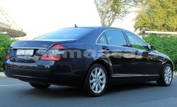 Acheter Import Voiture Mercedes-Benz 200 Bleu à Import - Dubai, A'ana Acheter Import Voiture Mercedes-Benz 200 Bleu à Import - Dubai, A'ana