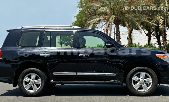 Acheter Import Voiture Toyota Land Cruiser Noir à Import - Dubai, A'ana Acheter Import Voiture Toyota Land Cruiser Noir à Import - Dubai, A'ana