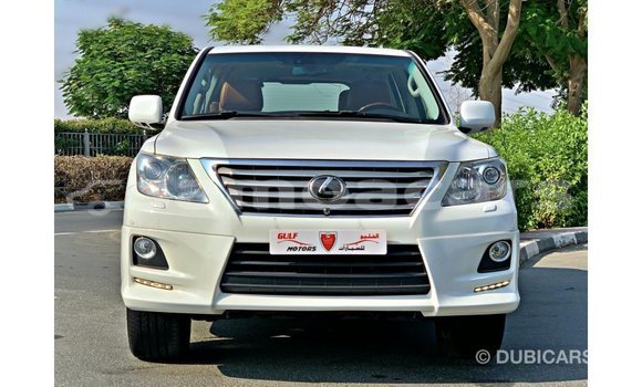 Acheter Import Voiture Lexus LX Blanc à Import - Dubai, A'ana Acheter Import Voiture Lexus LX Blanc à Import - Dubai, A'ana