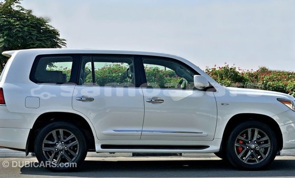 Acheter Import Voiture Lexus LX Blanc à Import - Dubai, A'ana Acheter Import Voiture Lexus LX Blanc à Import - Dubai, A'ana