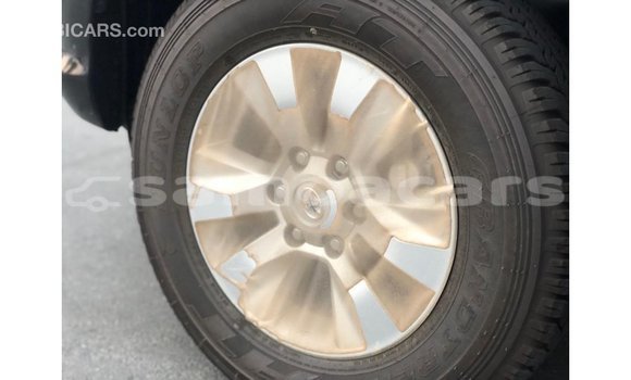 Acheter Import Voiture Toyota Hilux Noir à Import - Dubai, A'ana Acheter Import Voiture Toyota Hilux Noir à Import - Dubai, A'ana