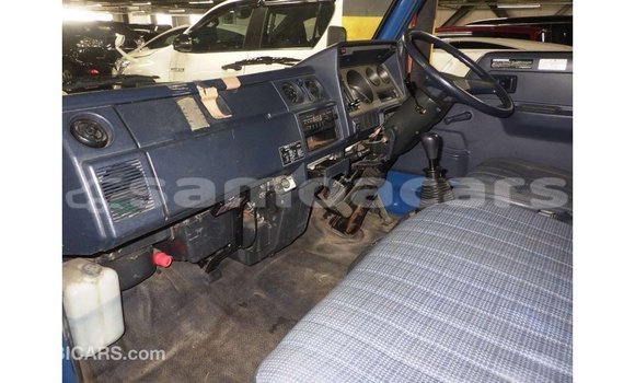 Acheter Import Voiture Toyota 4Runner Bleu à Import - Dubai, A'ana Acheter Import Voiture Toyota 4Runner Bleu à Import - Dubai, A'ana