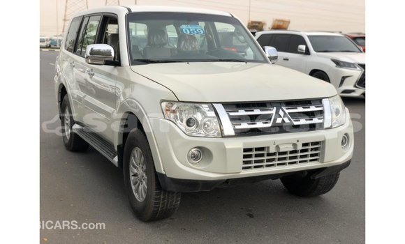 Buy Import Mitsubishi Pajero White Car in Import - Dubai in A'ana Buy Import Mitsubishi Pajero White Car in Import - Dubai in A'ana