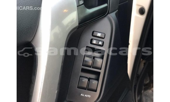 Acheter Import Voiture Toyota Prado Blanc à Import - Dubai, A'ana Acheter Import Voiture Toyota Prado Blanc à Import - Dubai, A'ana