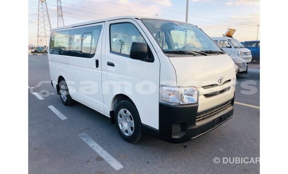 Acheter Import Voiture Toyota Hiace Blanc à Import - Dubai, A'ana Acheter Import Voiture Toyota Hiace Blanc à Import - Dubai, A'ana