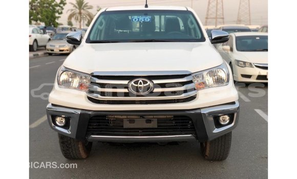 Buy Import Toyota Hilux White Car in Import - Dubai in A'ana Buy Import Toyota Hilux White Car in Import - Dubai in A'ana