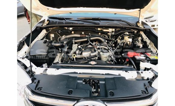 Buy Import Toyota Hilux White Car in Import - Dubai in A'ana Buy Import Toyota Hilux White Car in Import - Dubai in A'ana