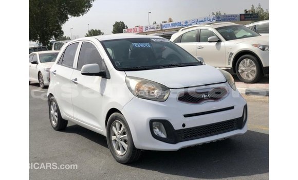 Acheter Import Voiture Kia Picanto Blanc à Import - Dubai, A'ana Acheter Import Voiture Kia Picanto Blanc à Import - Dubai, A'ana