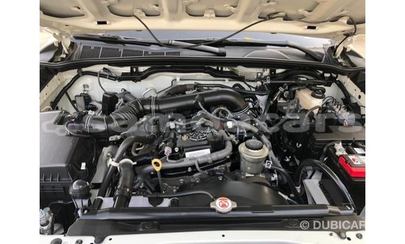 Acheter Import Voiture Toyota Fortuner Blanc à Import - Dubai, A'ana Acheter Import Voiture Toyota Fortuner Blanc à Import - Dubai, A'ana