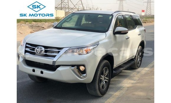 Buy Import Toyota Fortuner White Car in Import - Dubai in A'ana