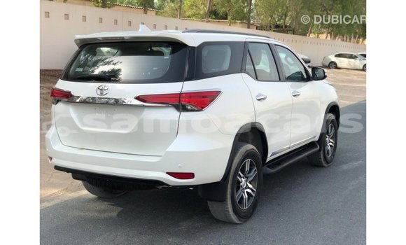 Acheter Import Voiture Toyota Fortuner Blanc à Import - Dubai, A'ana Acheter Import Voiture Toyota Fortuner Blanc à Import - Dubai, A'ana