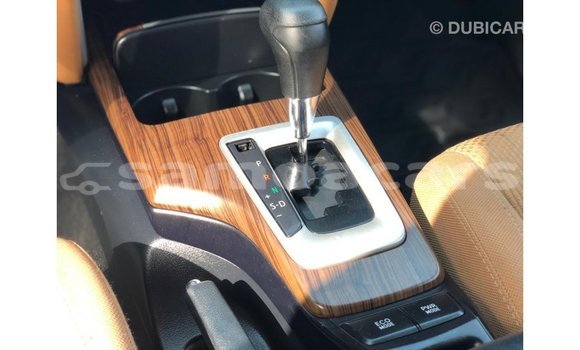 Acheter Import Voiture Toyota Fortuner Blanc à Import - Dubai, A'ana Acheter Import Voiture Toyota Fortuner Blanc à Import - Dubai, A'ana