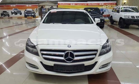 Buy Import Mercedes-Benz 190 (W201) White Car in Import - Dubai in A'ana Buy Import Mercedes-Benz 190 (W201) White Car in Import - Dubai in A'ana
