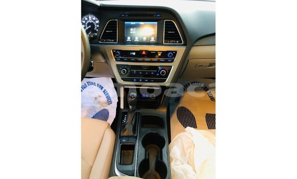 Acheter Import Voiture Hyundai Sonata Rouge à Import - Dubai, A'ana Acheter Import Voiture Hyundai Sonata Rouge à Import - Dubai, A'ana