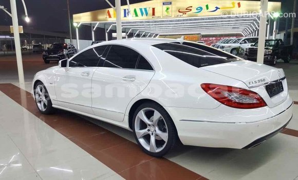 Buy Import Mercedes-Benz 190 (W201) White Car in Import - Dubai in A'ana Buy Import Mercedes-Benz 190 (W201) White Car in Import - Dubai in A'ana