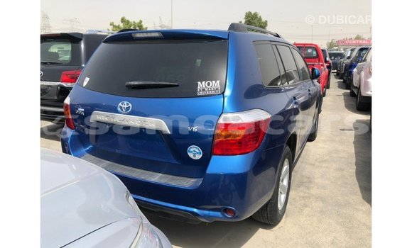 Acheter Import Voiture Toyota Highlander Bleu à Import - Dubai, A'ana Acheter Import Voiture Toyota Highlander Bleu à Import - Dubai, A'ana