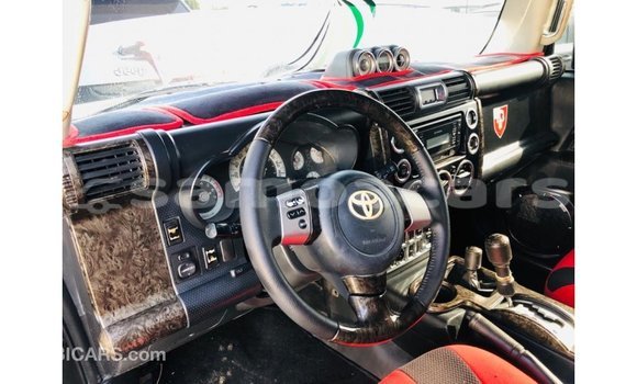 Buy Import Toyota FJ Cruiser Black Car in Import - Dubai in A'ana Buy Import Toyota FJ Cruiser Black Car in Import - Dubai in A'ana