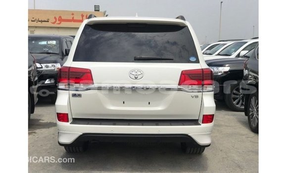 Buy Import Toyota Land Cruiser White Car in Import - Dubai in A'ana Buy Import Toyota Land Cruiser White Car in Import - Dubai in A'ana