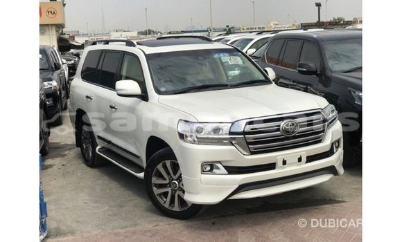 Buy Import Toyota Land Cruiser White Car in Import - Dubai in A'ana Buy Import Toyota Land Cruiser White Car in Import - Dubai in A'ana