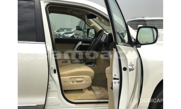 Buy Import Toyota Land Cruiser White Car in Import - Dubai in A'ana Buy Import Toyota Land Cruiser White Car in Import - Dubai in A'ana