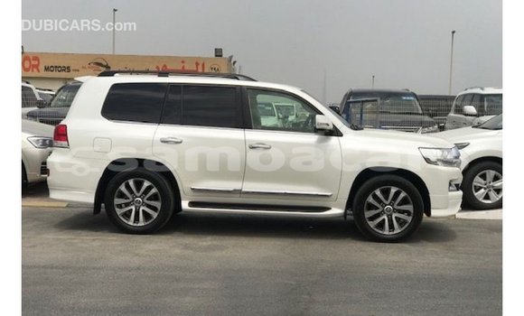 Buy Import Toyota Land Cruiser White Car in Import - Dubai in A'ana Buy Import Toyota Land Cruiser White Car in Import - Dubai in A'ana