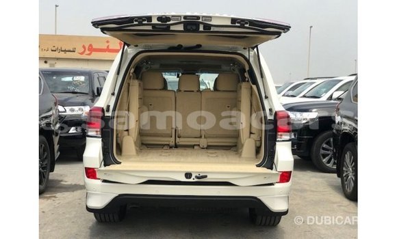 Buy Import Toyota Land Cruiser White Car in Import - Dubai in A'ana Buy Import Toyota Land Cruiser White Car in Import - Dubai in A'ana
