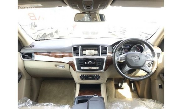 Buy Import Mercedes-Benz 190 White Car in Import - Dubai in A'ana Buy Import Mercedes-Benz 190 White Car in Import - Dubai in A'ana