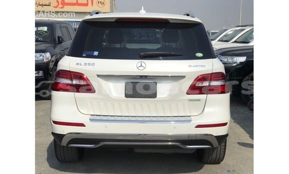 Buy Import Mercedes-Benz 190 White Car in Import - Dubai in A'ana Buy Import Mercedes-Benz 190 White Car in Import - Dubai in A'ana