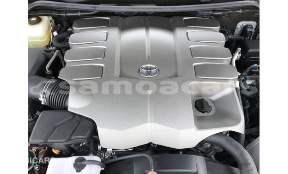 Acheter Import Voiture Toyota Land Cruiser Rouge à Import - Dubai, A'ana Acheter Import Voiture Toyota Land Cruiser Rouge à Import - Dubai, A'ana
