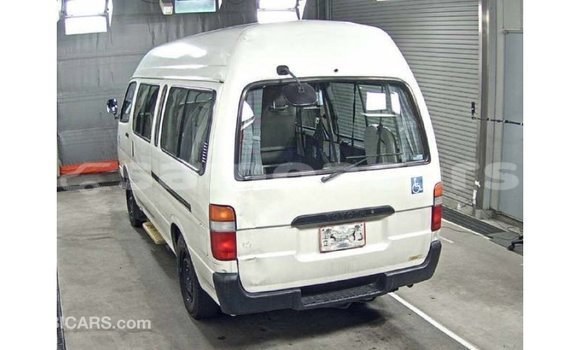 Acheter Import Voiture Toyota Hiace Blanc à Import - Dubai, A'ana Acheter Import Voiture Toyota Hiace Blanc à Import - Dubai, A'ana