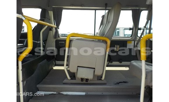 Acheter Import Voiture Toyota Hiace Blanc à Import - Dubai, A'ana Acheter Import Voiture Toyota Hiace Blanc à Import - Dubai, A'ana