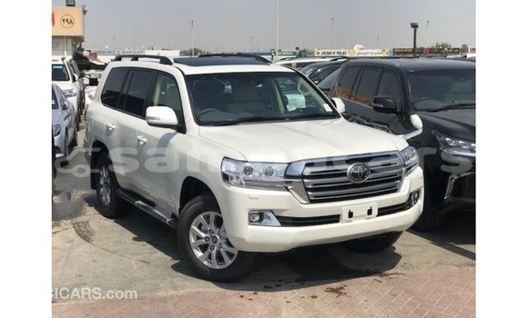 Buy Import Toyota Land Cruiser White Car in Import - Dubai in A'ana Buy Import Toyota Land Cruiser White Car in Import - Dubai in A'ana