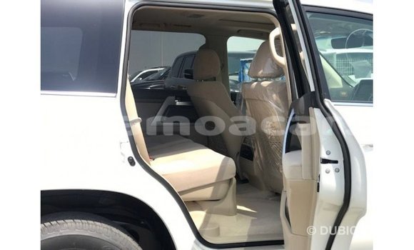Buy Import Toyota Land Cruiser White Car in Import - Dubai in A'ana Buy Import Toyota Land Cruiser White Car in Import - Dubai in A'ana