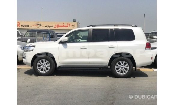 Buy Import Toyota Land Cruiser White Car in Import - Dubai in A'ana Buy Import Toyota Land Cruiser White Car in Import - Dubai in A'ana