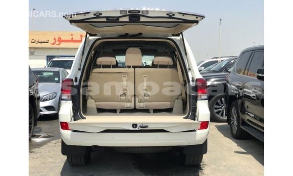 Buy Import Toyota Land Cruiser White Car in Import - Dubai in A'ana Buy Import Toyota Land Cruiser White Car in Import - Dubai in A'ana