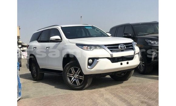 Buy Import Toyota Fortuner White Car in Import - Dubai in A'ana