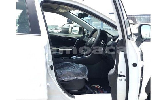 Buy Import Toyota 4Runner White Car in Import - Dubai in A'ana Buy Import Toyota 4Runner White Car in Import - Dubai in A'ana