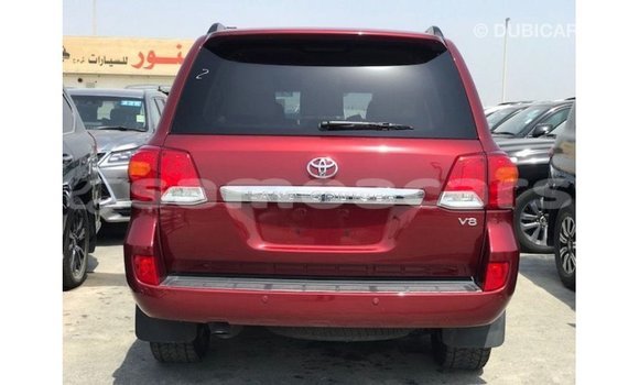 Acheter Import Voiture Toyota Land Cruiser Rouge à Import - Dubai, A'ana Acheter Import Voiture Toyota Land Cruiser Rouge à Import - Dubai, A'ana