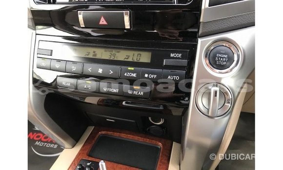 Acheter Import Voiture Toyota Land Cruiser Rouge à Import - Dubai, A'ana Acheter Import Voiture Toyota Land Cruiser Rouge à Import - Dubai, A'ana