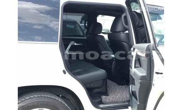 Buy Import Toyota Land Cruiser White Car in Import - Dubai in A'ana Buy Import Toyota Land Cruiser White Car in Import - Dubai in A'ana