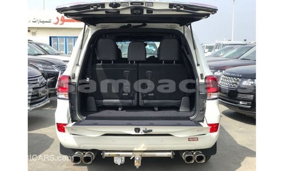 Buy Import Toyota Land Cruiser White Car in Import - Dubai in A'ana Buy Import Toyota Land Cruiser White Car in Import - Dubai in A'ana