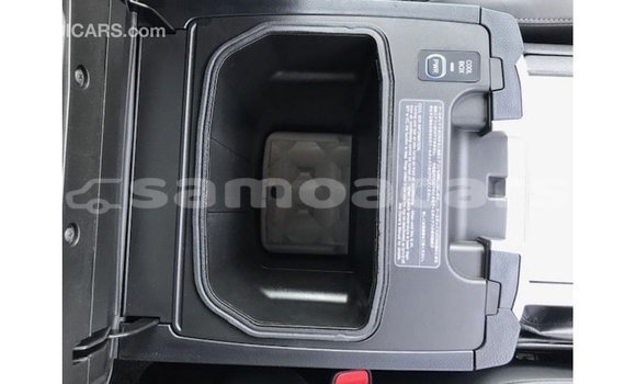 Buy Import Toyota Land Cruiser White Car in Import - Dubai in A'ana Buy Import Toyota Land Cruiser White Car in Import - Dubai in A'ana