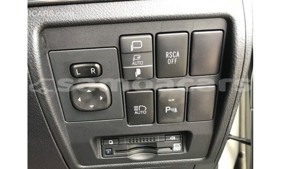 Buy Import Toyota Land Cruiser White Car in Import - Dubai in A'ana Buy Import Toyota Land Cruiser White Car in Import - Dubai in A'ana