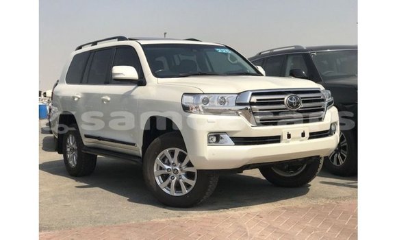 Buy Import Toyota Land Cruiser White Car in Import - Dubai in A'ana Buy Import Toyota Land Cruiser White Car in Import - Dubai in A'ana