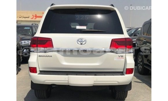 Buy Import Toyota Land Cruiser White Car in Import - Dubai in A'ana Buy Import Toyota Land Cruiser White Car in Import - Dubai in A'ana