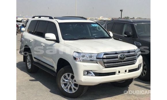 Buy Import Toyota Land Cruiser White Car in Import - Dubai in A'ana Buy Import Toyota Land Cruiser White Car in Import - Dubai in A'ana