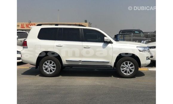 Buy Import Toyota Land Cruiser White Car in Import - Dubai in A'ana Buy Import Toyota Land Cruiser White Car in Import - Dubai in A'ana