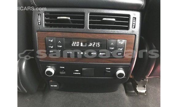 Buy Import Toyota Land Cruiser White Car in Import - Dubai in A'ana Buy Import Toyota Land Cruiser White Car in Import - Dubai in A'ana