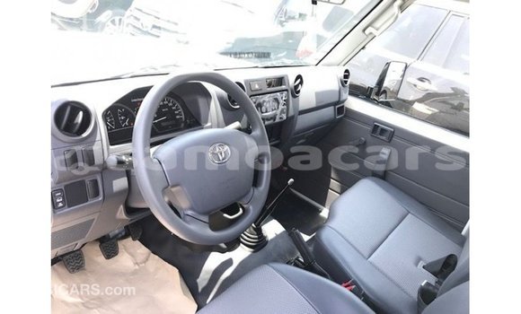 Buy Import Toyota Land Cruiser White Car in Import - Dubai in A'ana Buy Import Toyota Land Cruiser White Car in Import - Dubai in A'ana
